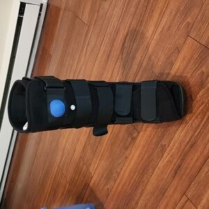 Medical walking boot - Medium